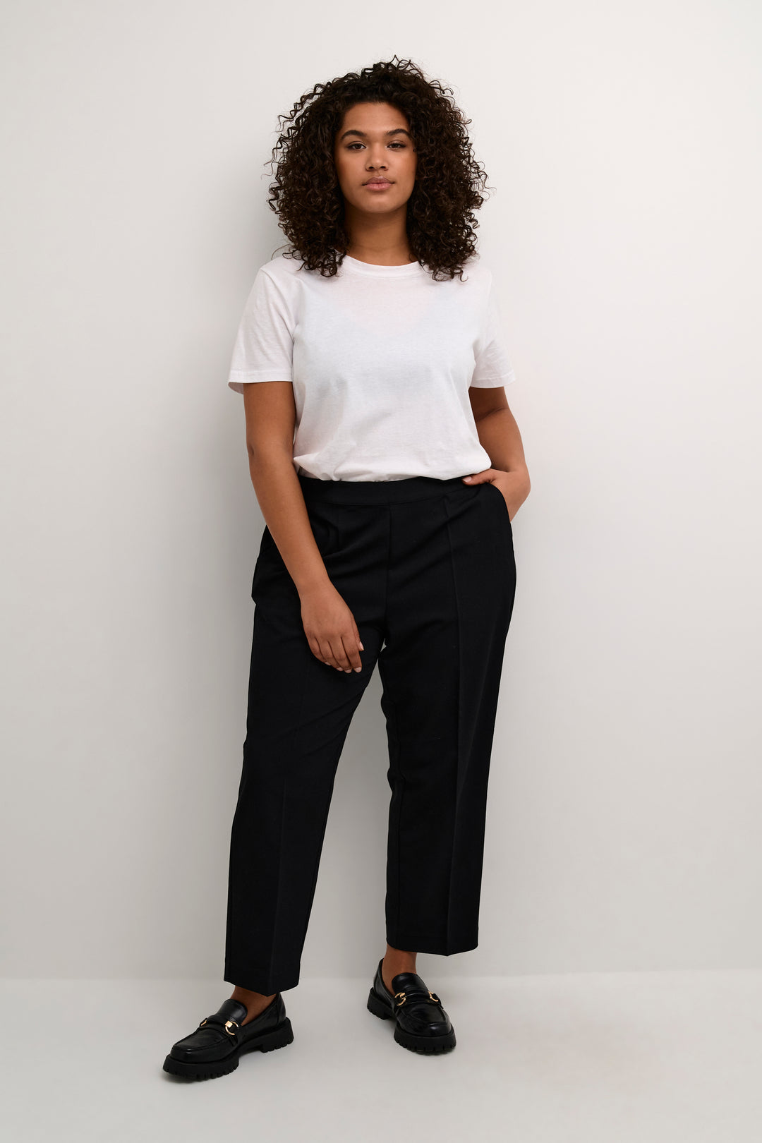 Zwarte Cropped Broek Met Rechte Pijp