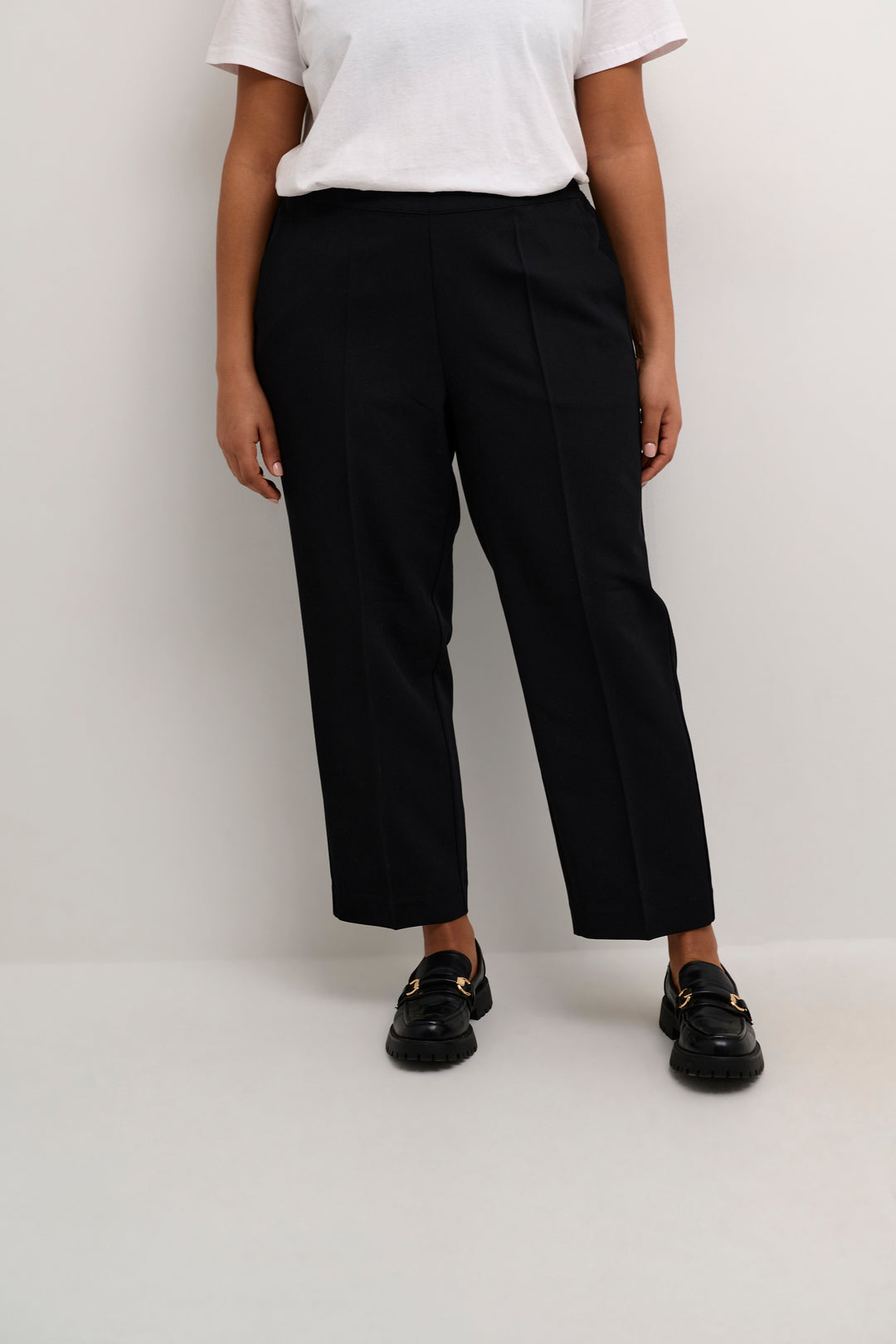 Zwarte Cropped Broek Met Rechte Pijp