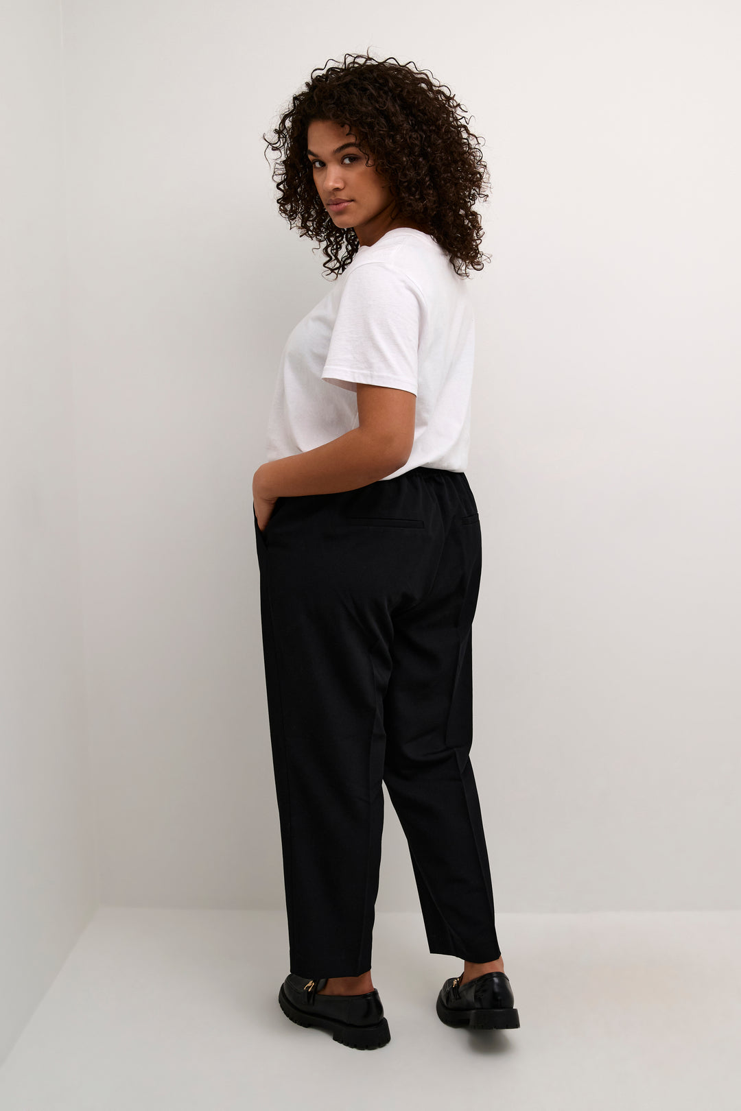 Zwarte Cropped Broek Met Rechte Pijp