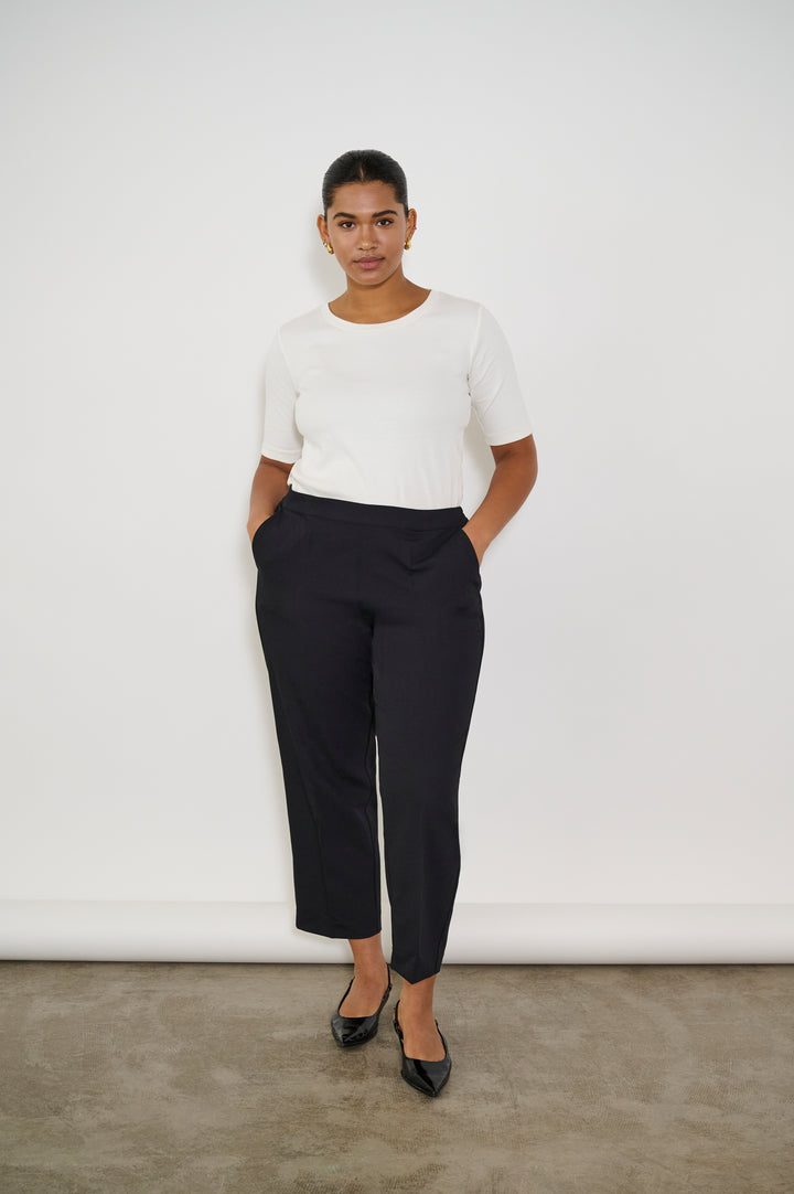 Zwarte Cropped Broek Met Rechte Pijp