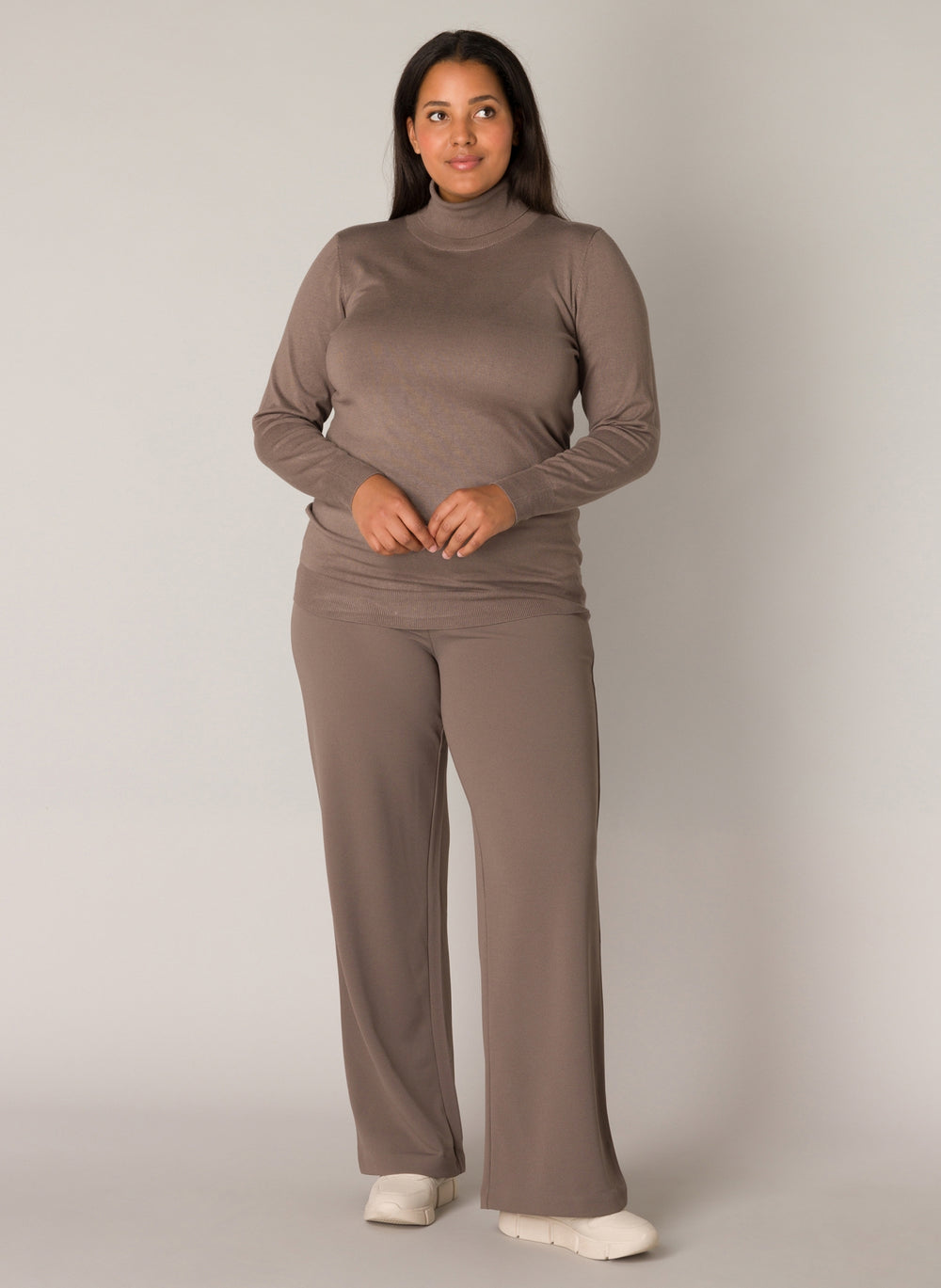 taupe wijde broek met een elastische tailleband - base level curvy - - grote maten - dameskleding - kledingwinkel - herent - leuven