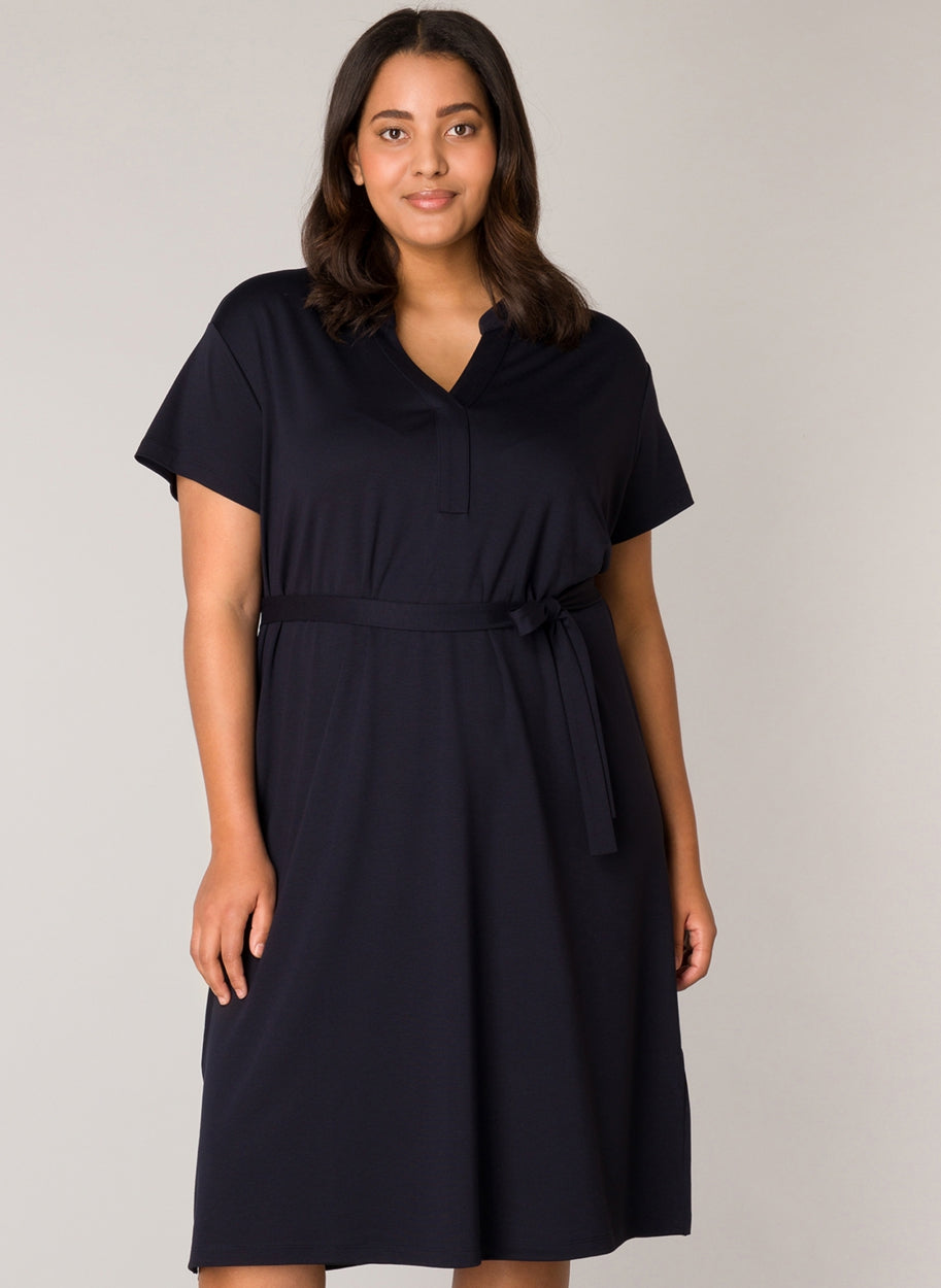 Tijdloze Marineblauwe Midi-Jurk Met Taille Riem