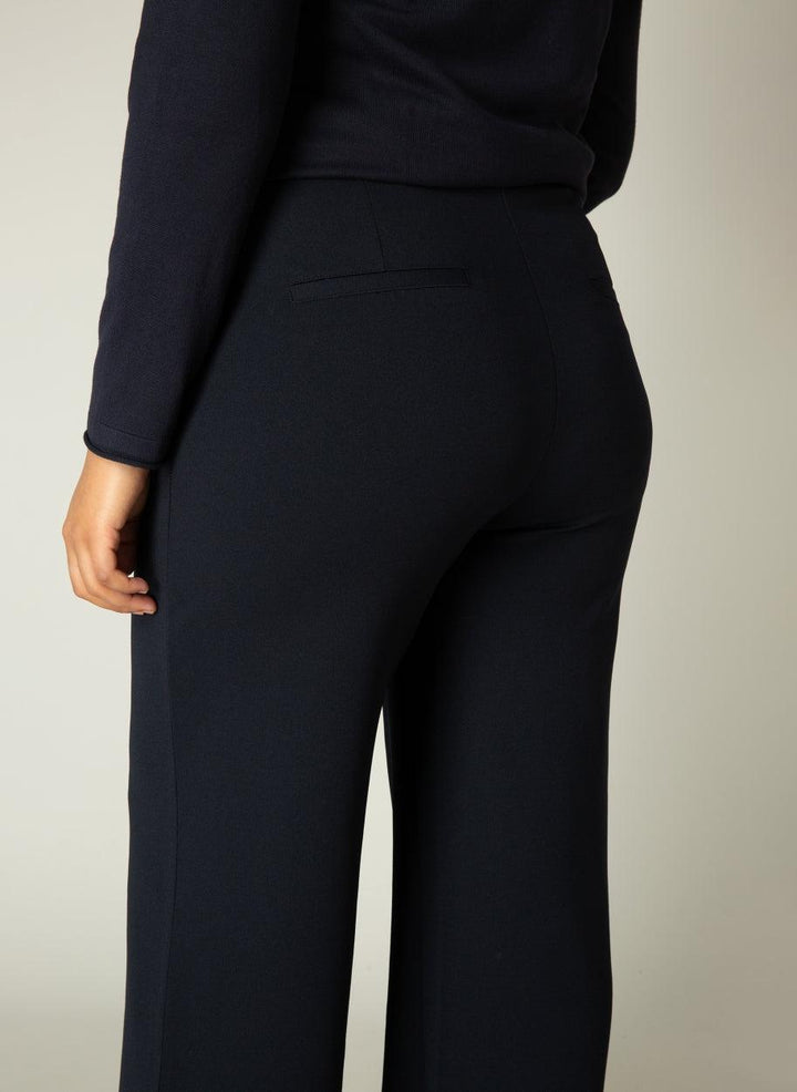Blauwe Wijde Broek Met Een Elastische Tailleband
