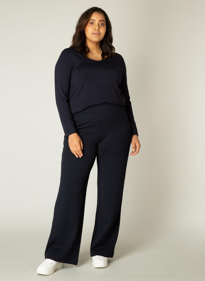 Blauwe Wijde Broek Met Een Elastische Tailleband