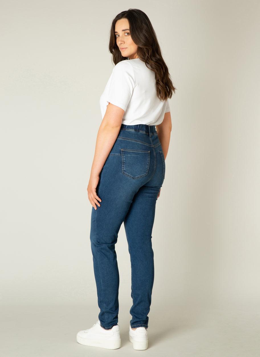 skinny jeans model Tessa in mid blue - base level curvy - - grote maten - dameskleding - kledingwinkel - herent - leuven