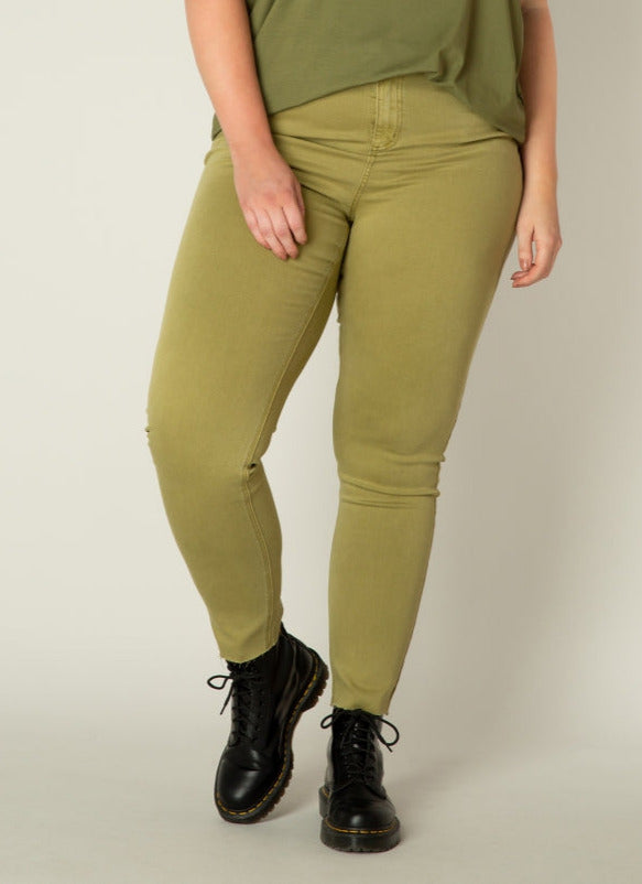 olijfgroene broek 5 pocket model - yesta - - grote maten - dameskleding - kledingwinkel - herent - leuven