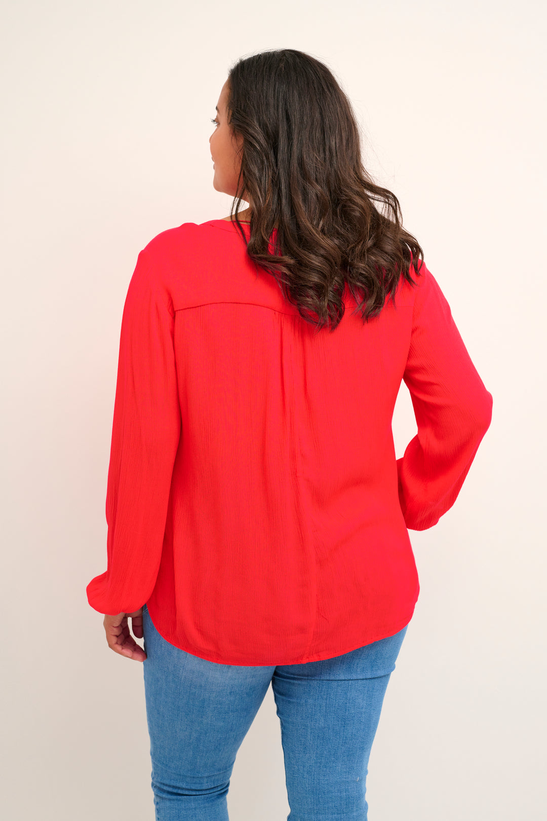 tijdloze fiery red blouse van ecovero viscose