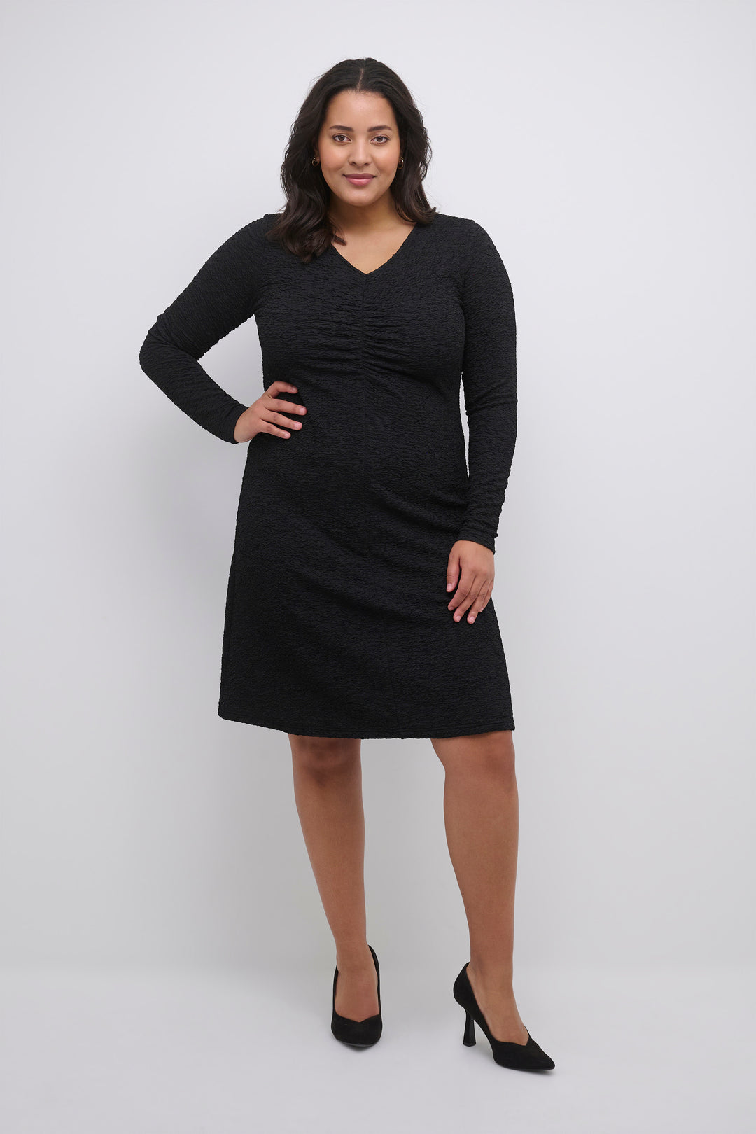 Plussize-Zwarte Jurk Met V-Hals En Lange Mouwen-Kaffe Curve