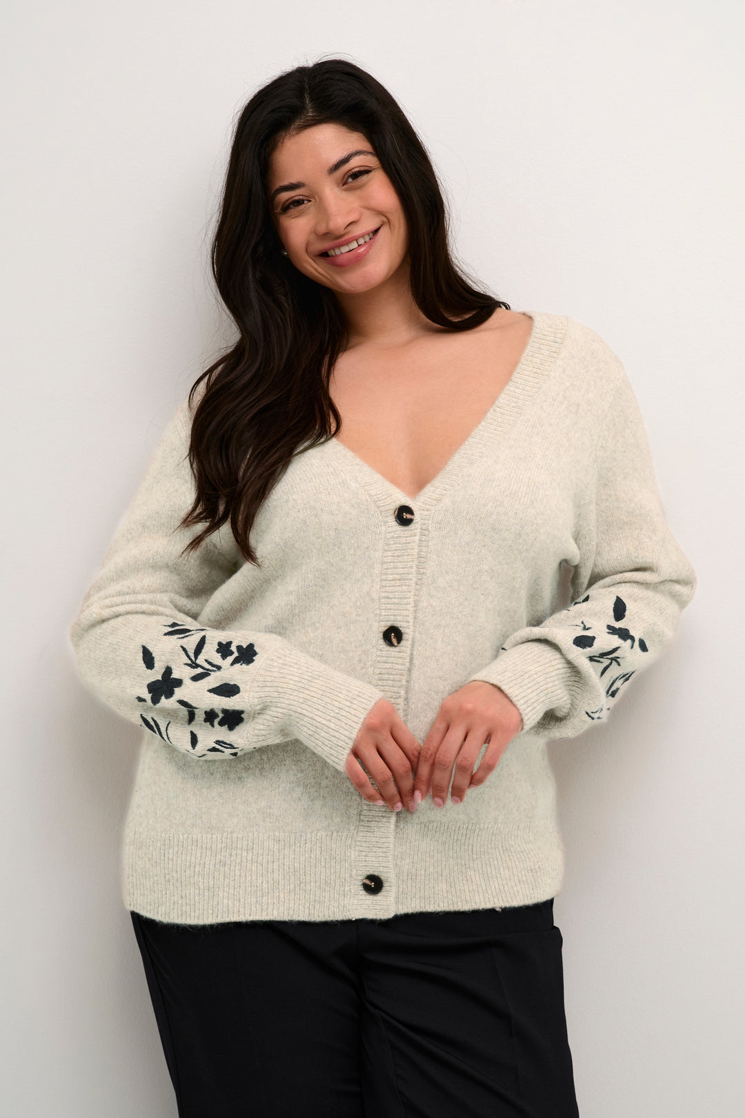 cardigan met geborduurde mouwen