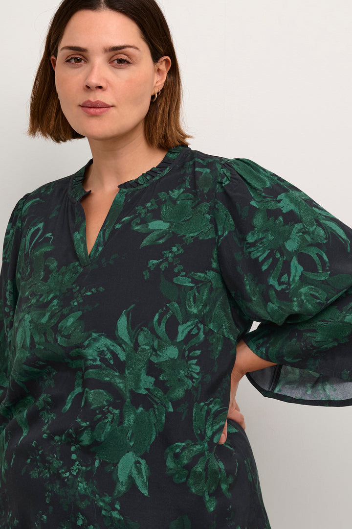 Blouse Met Uitwaaiende Mouwen In Zwart En Groen | Grote Maten Mode bij Axent