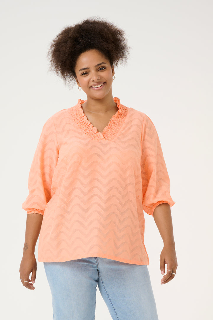 Luchtige Blouse Met Zigzagpatroon En Ruches | Grote Maten Mode bij Axent