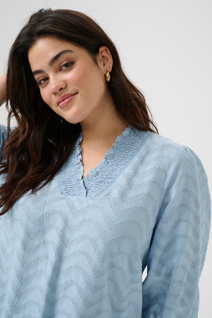 Luchtige Blouse Met Zigzagpatroon En Ruches | Grote Maten Mode bij Axent