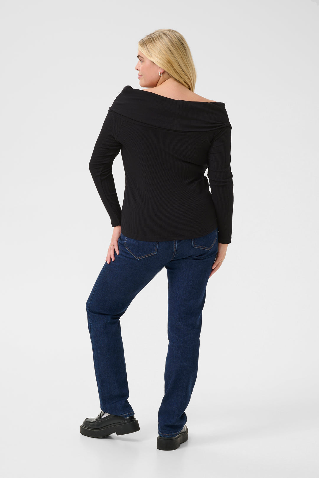 Zwarte Off-Shoulder Top Met Fijne Rib | Grote Maten Mode bij Axent