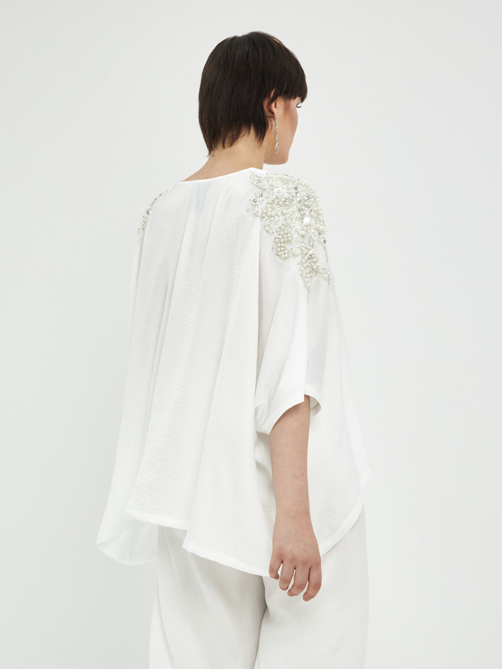 witte blouse met parelafwerking-mat fashion-8101.1075-white