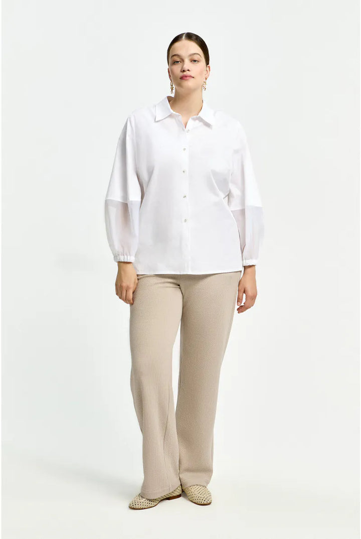 Broek in structuur stof