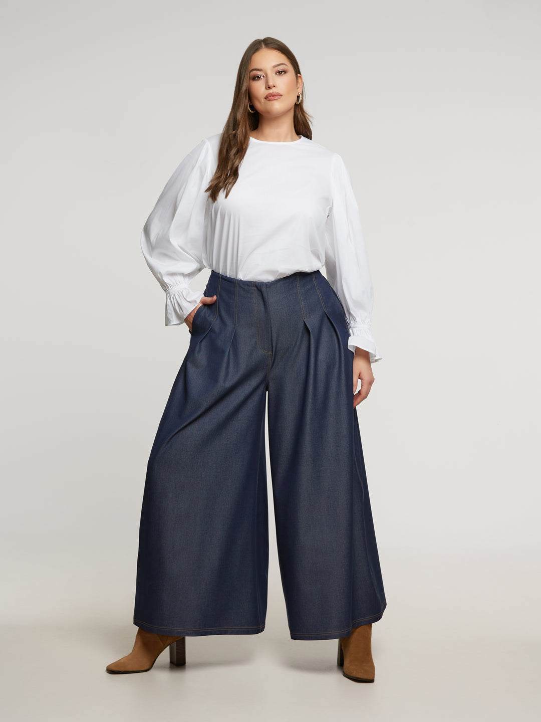 Statement-Jeanshose mit weitem Bein