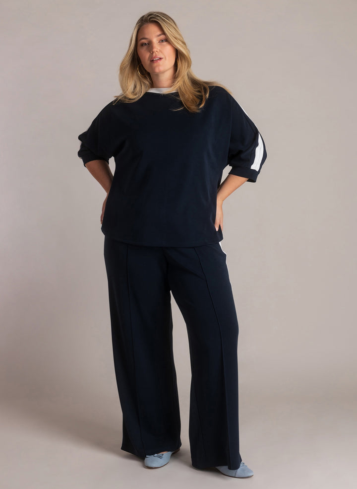 Donkerblauwe top met streep