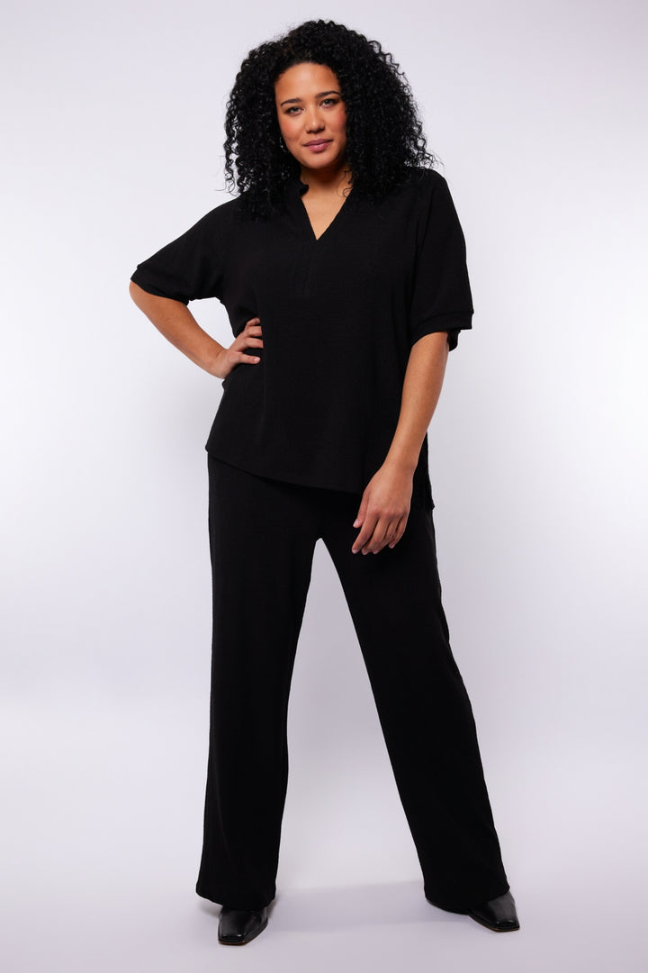 Schwarze Basic-Hose aus edlem Strukturgewebe