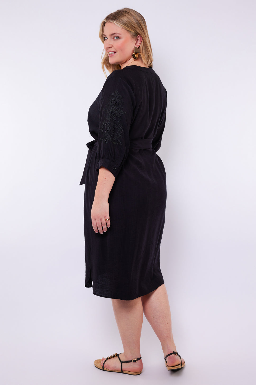 Zwarte Jurk Met Ceintuur