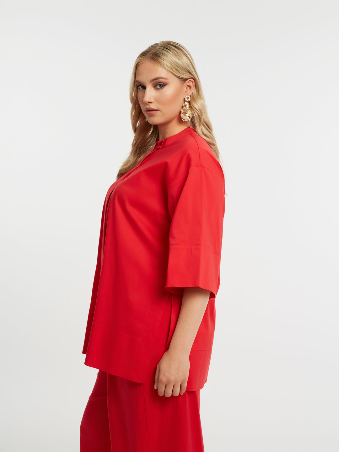 Rode Blouse Met Hoge Split