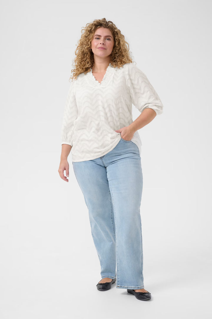 Luftige Bluse mit Zickzack-Muster und Rüschen