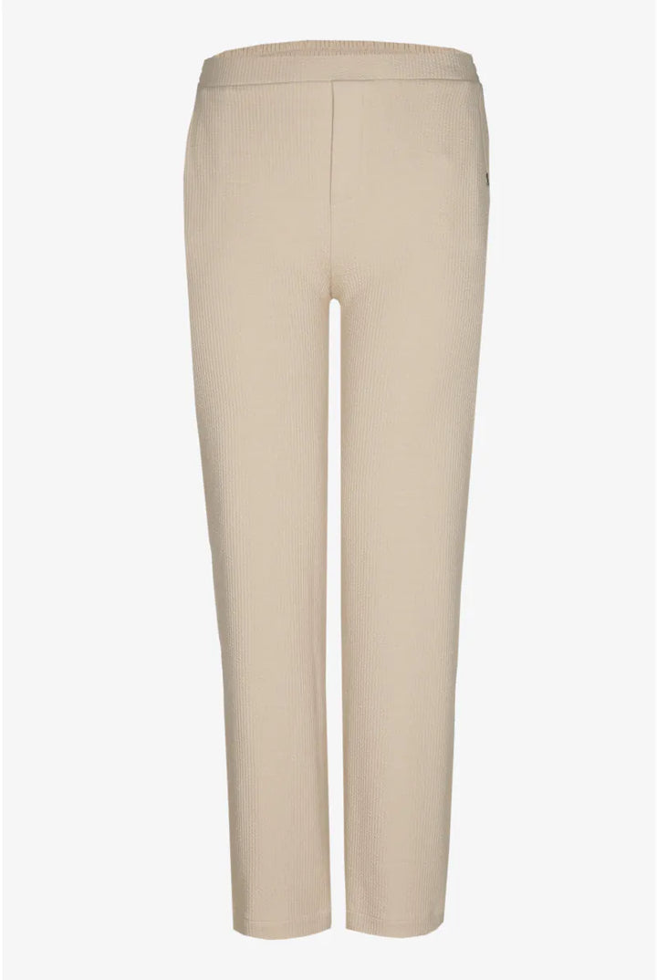 Broek in structuur stof