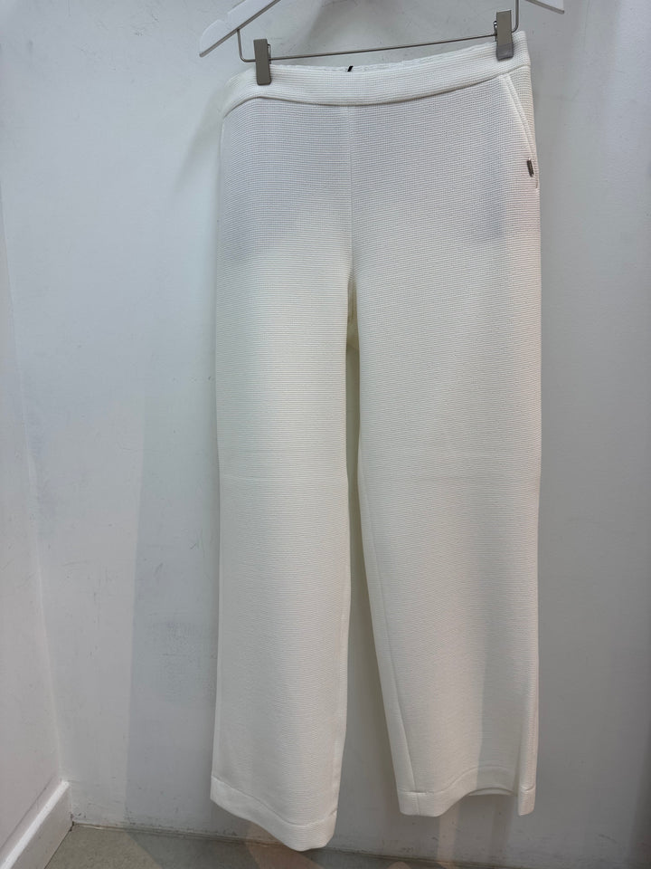 Broek in structuur stof