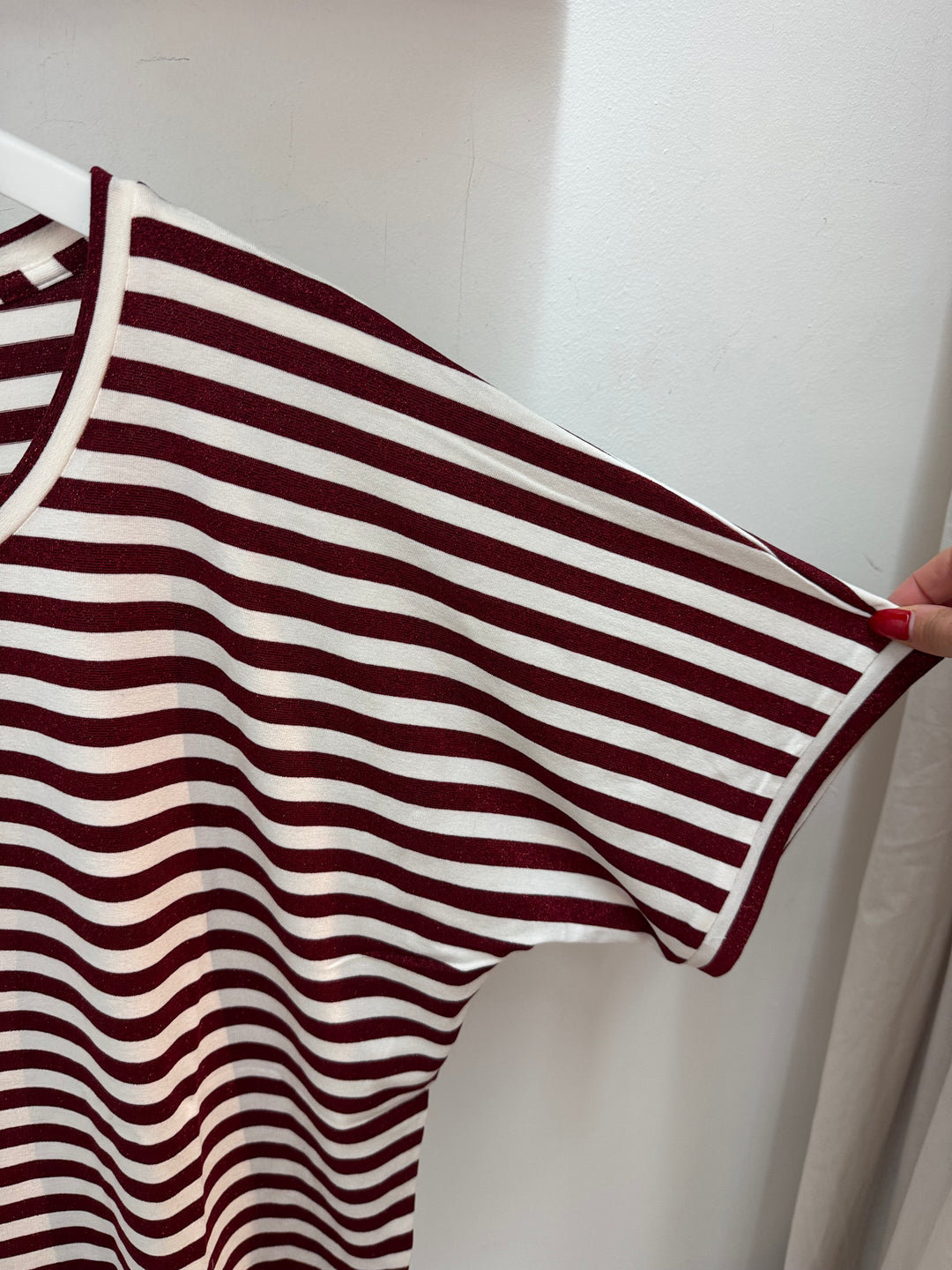 Gestreepte T-shirt Met Glansdraad In Cranberry