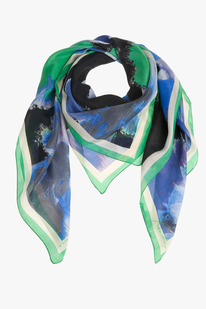 zijde sjaal met prachtig motief-xandres-silk-flower-scarf-french-blue