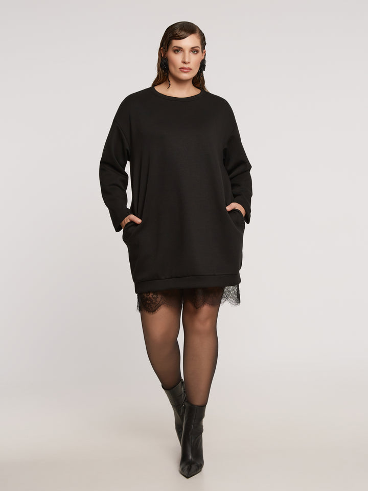 schwarzes Pulloverkleid mit Spitzensaum 