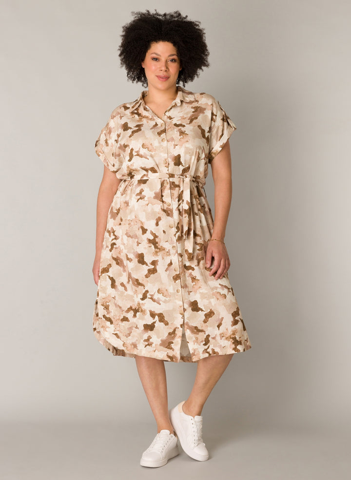 Zomerse Doorknoopjurk Met Camouflageprint