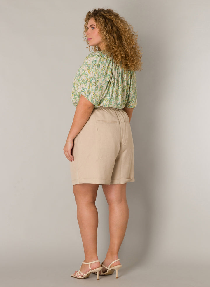 Beige Shorts With Ribbon Tie