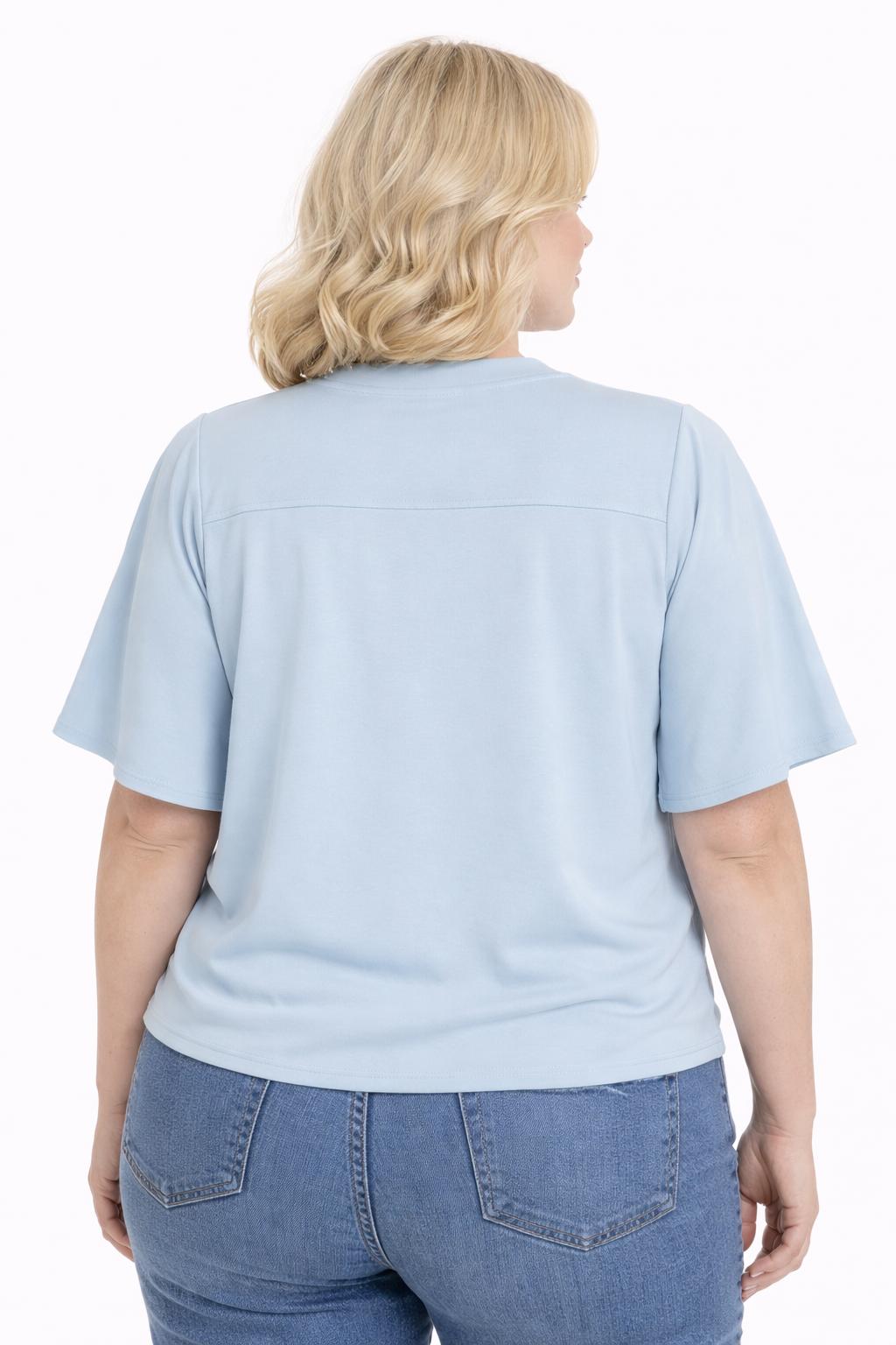 lichtblauwe top met V-hals