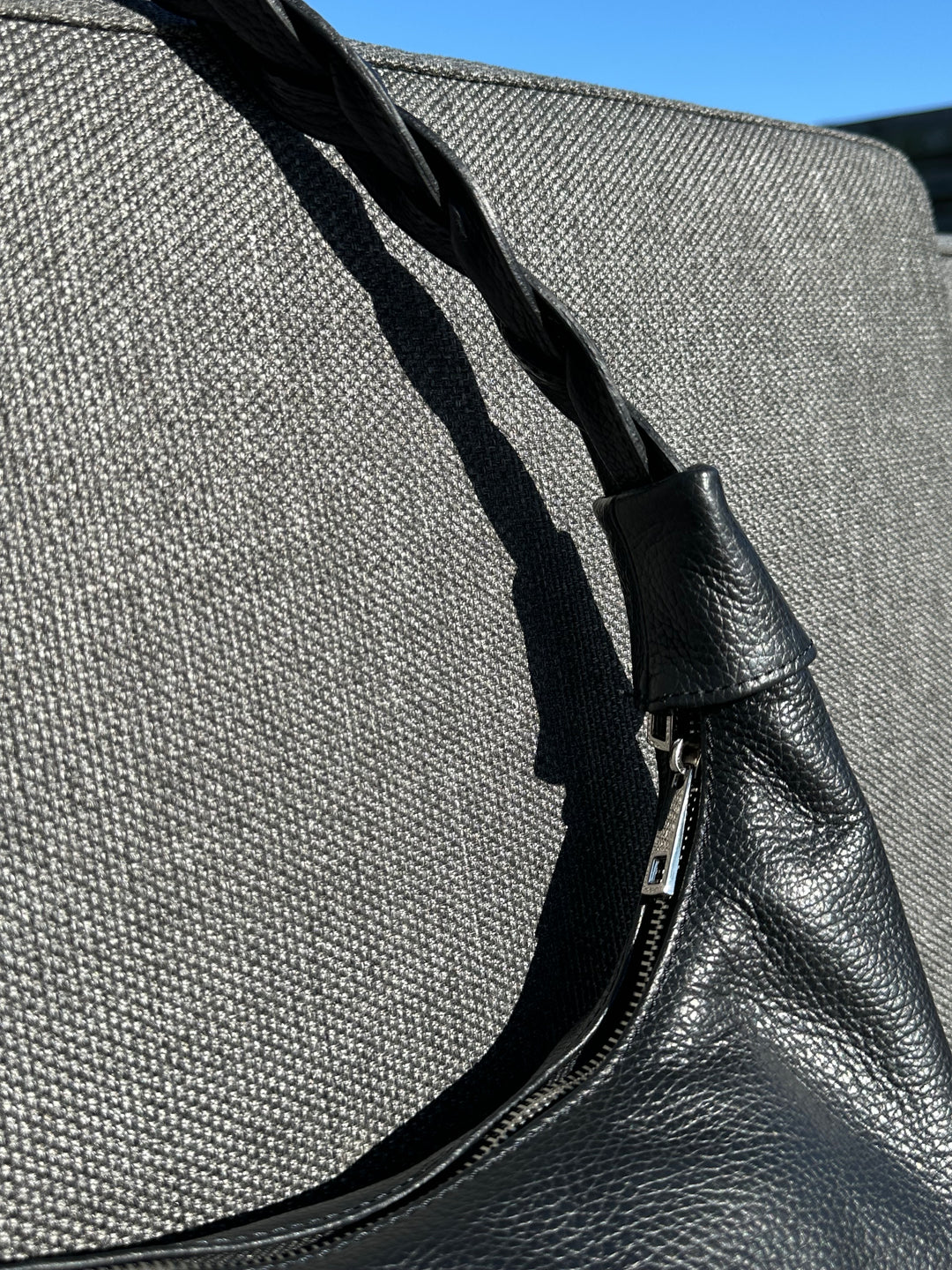 schwarze lederhandtasche