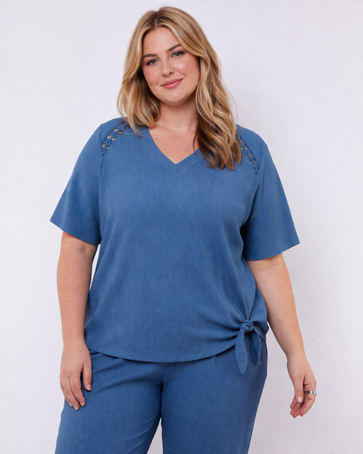 Blauwe Top Met Kantdetail