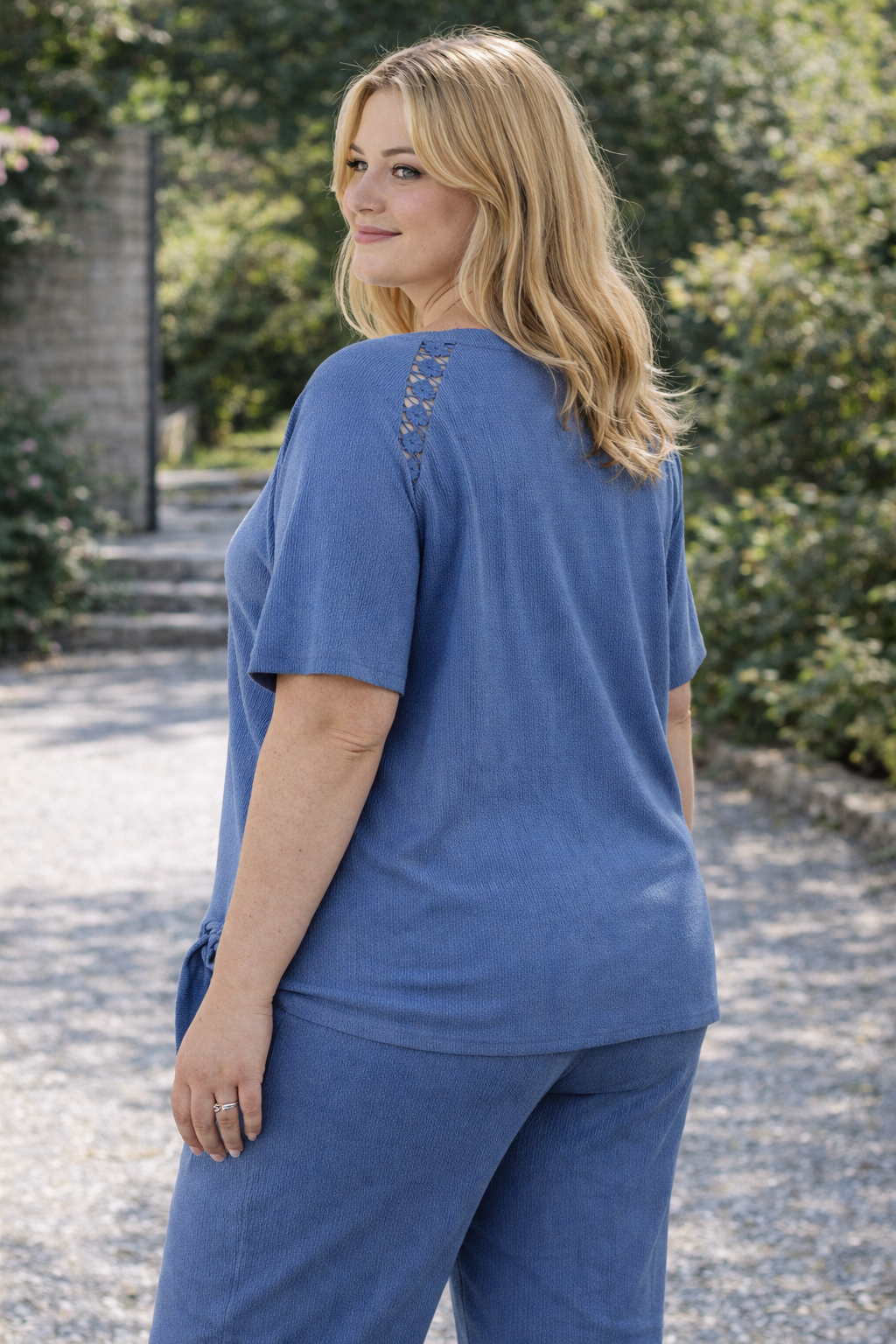 Blauwe Top Met Kantdetail