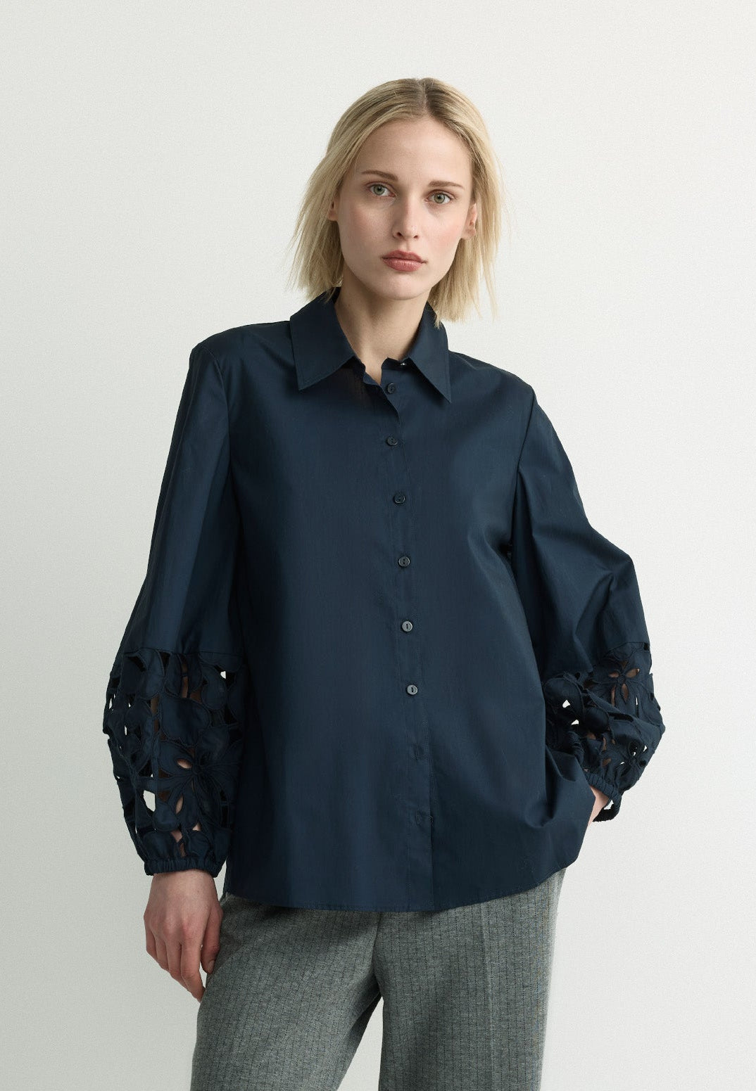 Blouse in Navy Blue
