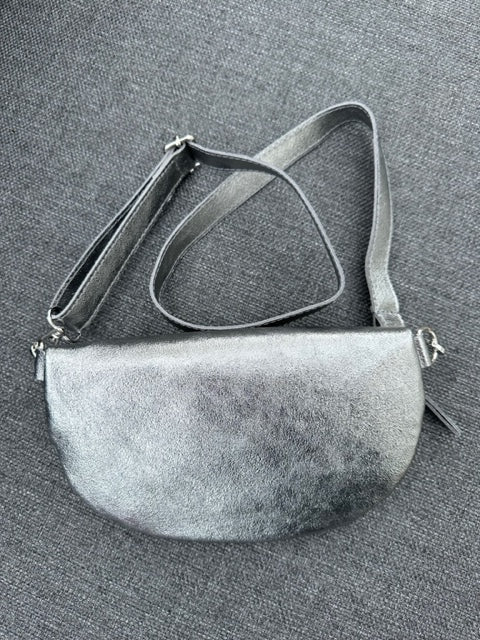 anthracite metallic crossbody bag made of leather