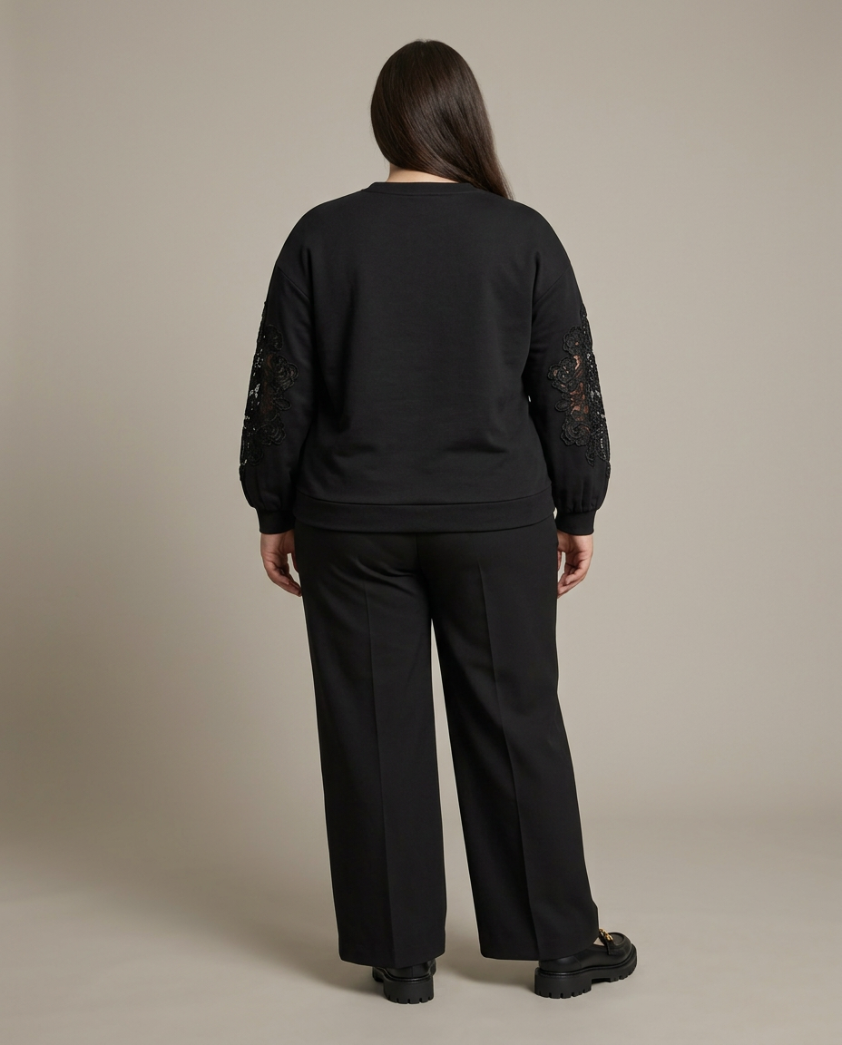 Sweater met Kantdetails