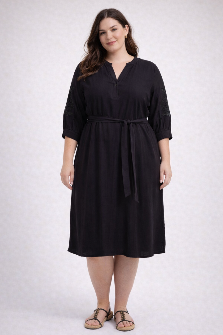 Zwarte Jurk Met Ceintuur