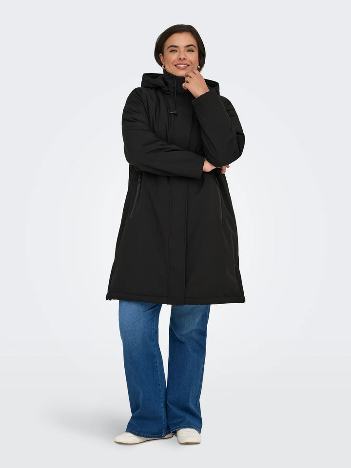 zwarte winterjas met capuchon
