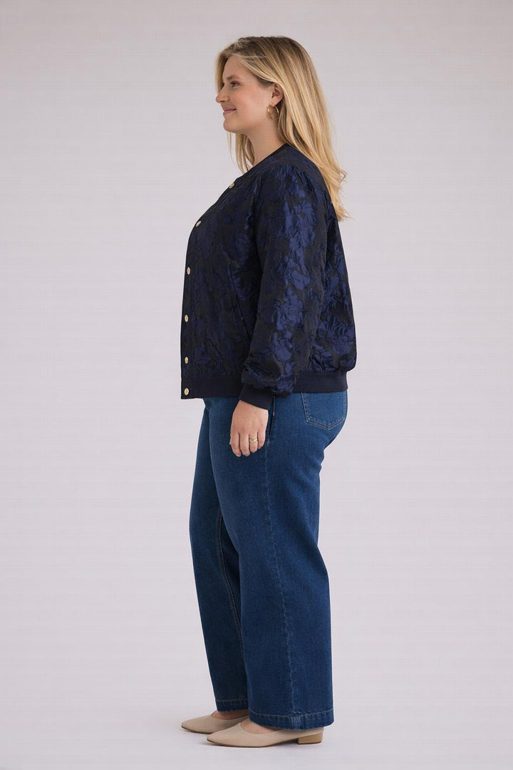 Chic bomberjack met bloemen