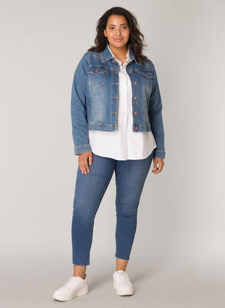 jeansvest in mid blue-base level curvy-